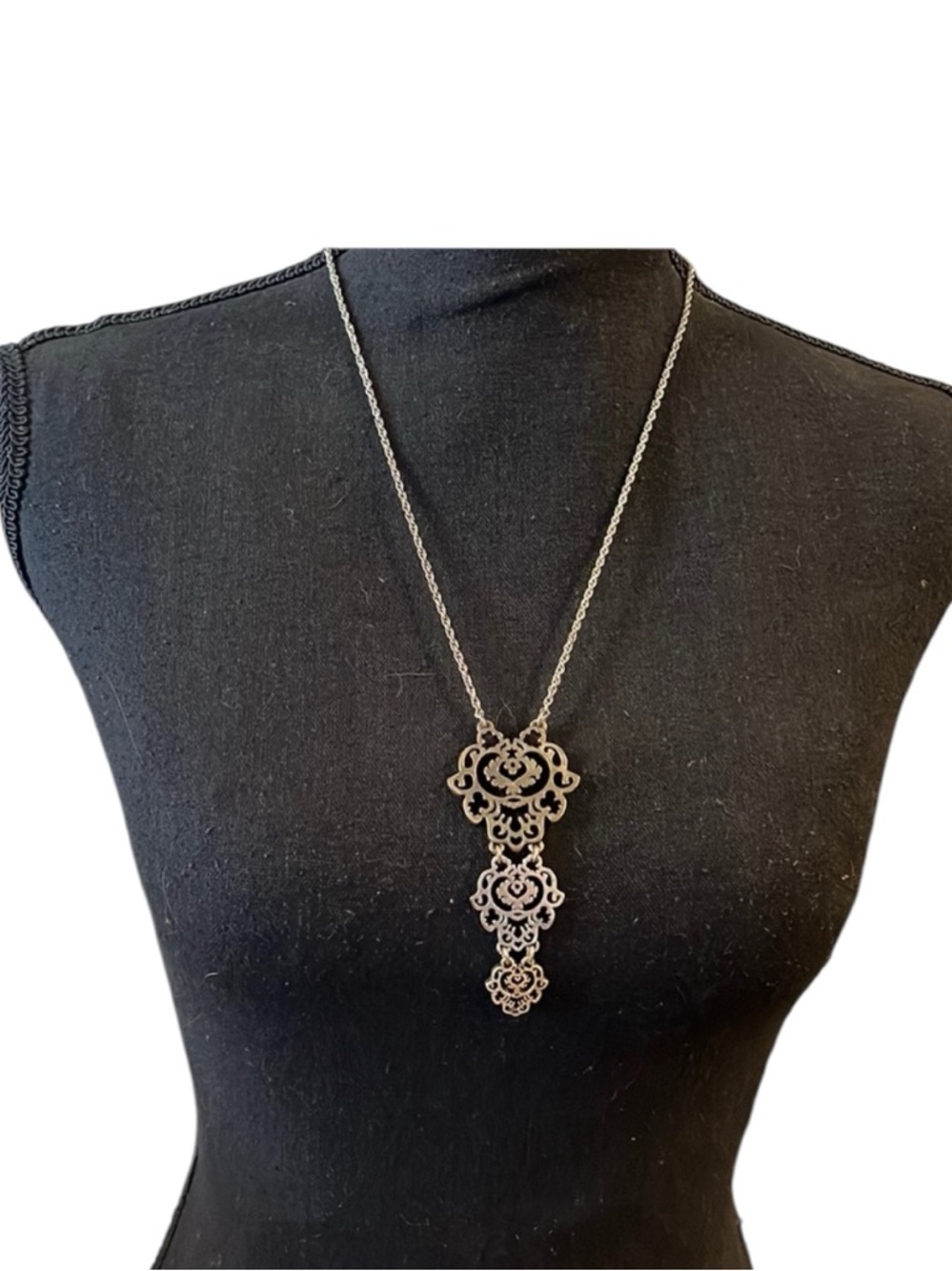 LUCKY BRAND ORNATE PENDANT NECKLACE SILVER GOLD AND BRASS TONE